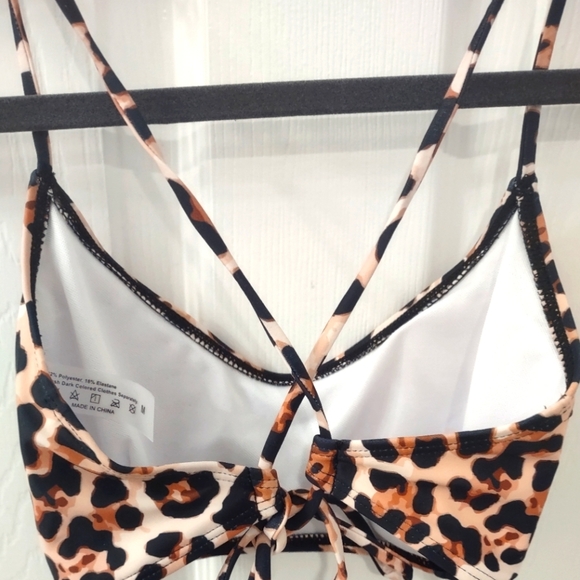 NWT 2 Piece Bikini Set Leopard Print Scoop Neck Criss Cross Thong Bathing Suit M - Picture 10 of 16